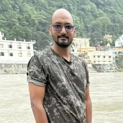 Anil, host and organiser of Om Setu Yogashala