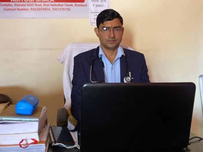 Vaidya Mohit Bhatt, BAMS Ayurvedic doctor at Om Setu Yogashala